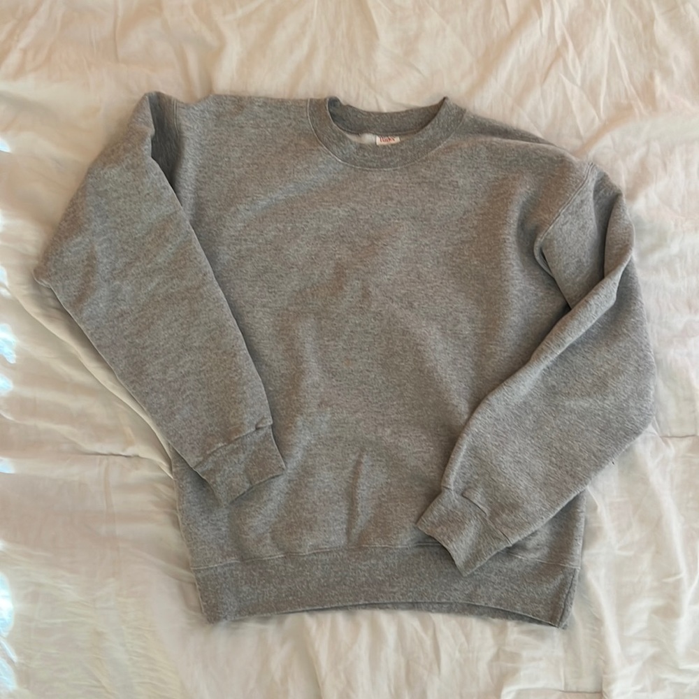 hanes light gray sweatshirt